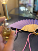 Carica l&#39;immagine nel visualizzatore di Gallery, Ventaglio spargi profumo fragranza Odessa

