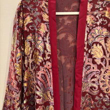 Load image into Gallery viewer, Kimono fior di loto in velluto e organza bordeaux
