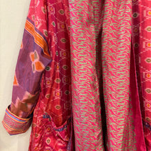 Carica l&#39;immagine nel visualizzatore di Gallery, Kimono Tokyo color magenta reversibile
