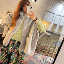 Carica l&#39;immagine nel visualizzatore di Gallery, Eco pelliccia azzurra
