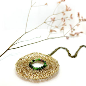 Collana ENSō con pietre verdi