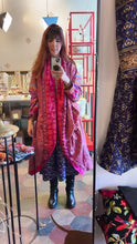 Carica e avvia il video nel visualizzatore di galleria, Kimono Tokyo color magenta reversibile
